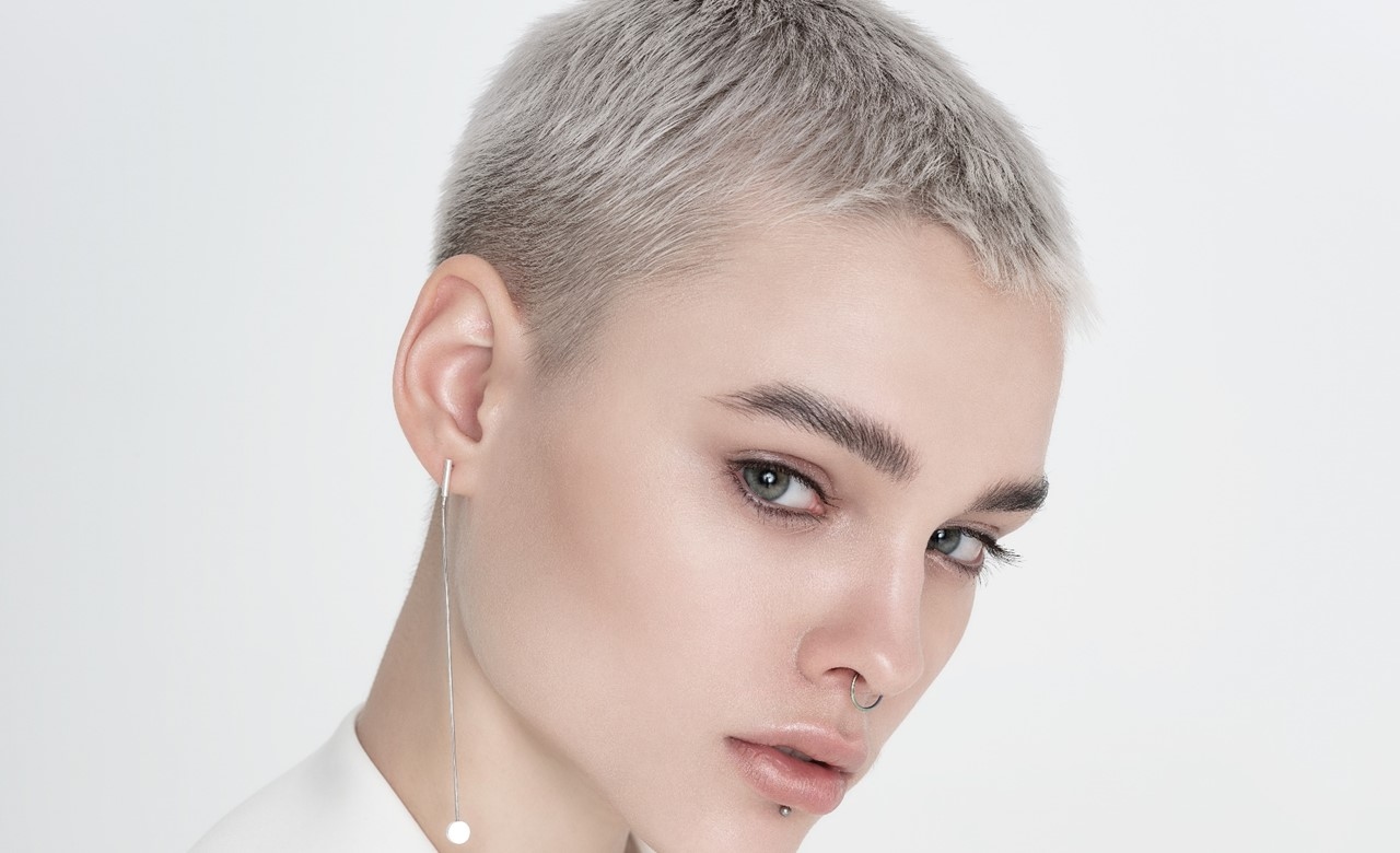 Bild von einer Frau mit Buzz Cut