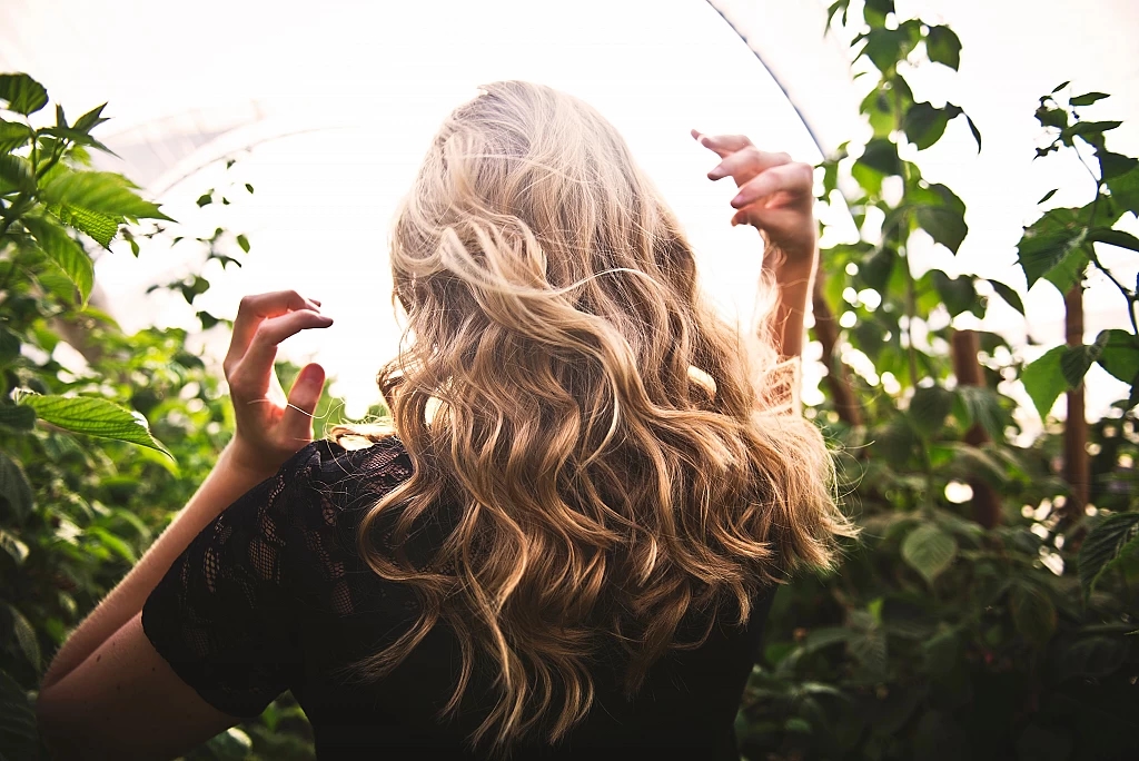 Blonde Haare Frau